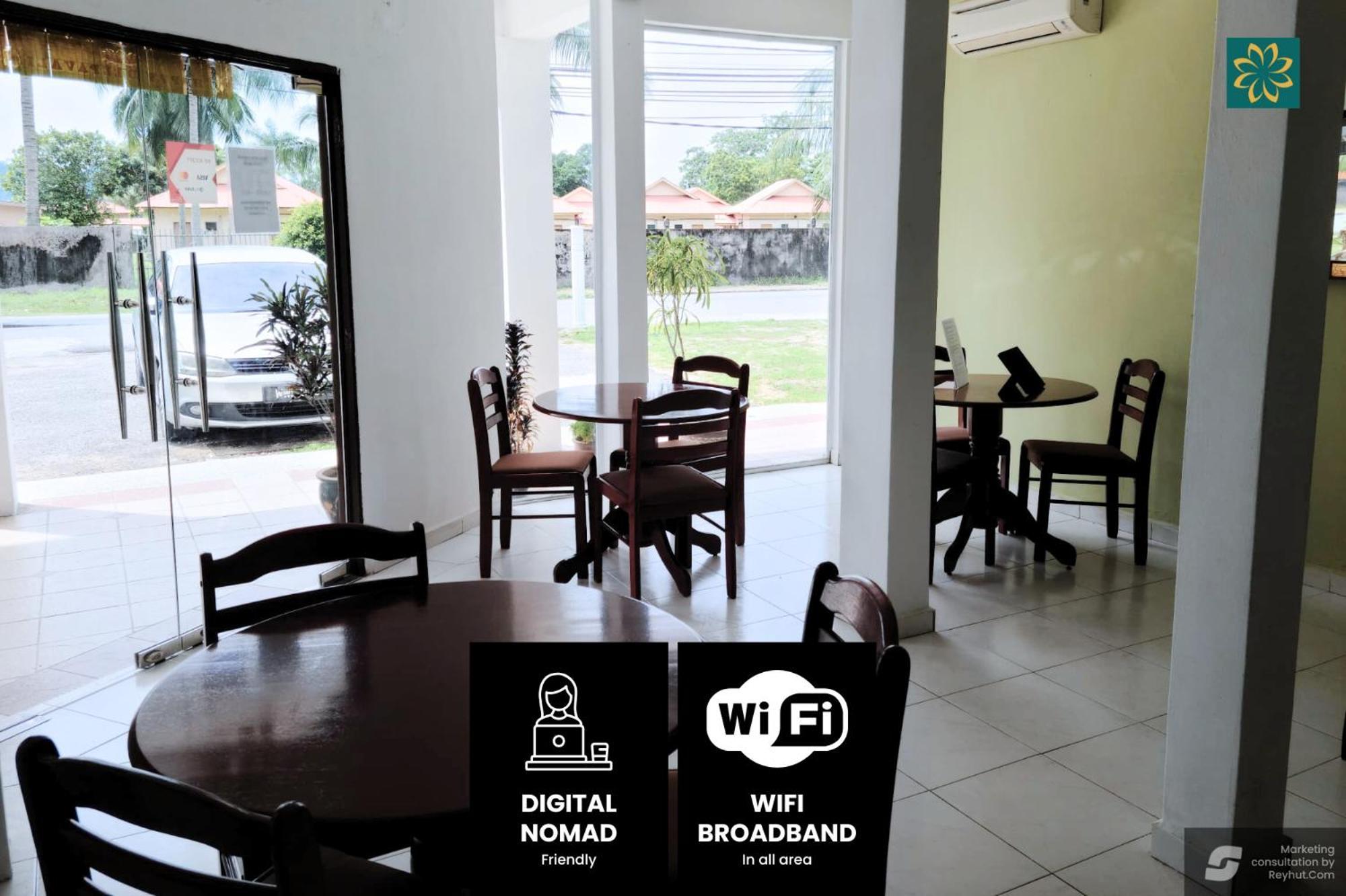 Thara Hotel & Resort Kampong Pasir Bogak Exterior foto